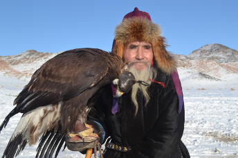 eagle_huntress_kazakh_oldman