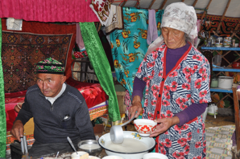 inside_mongolian_ger_visit_nomadic_family1