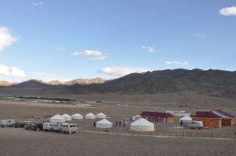 altai_peaks_ger_camp