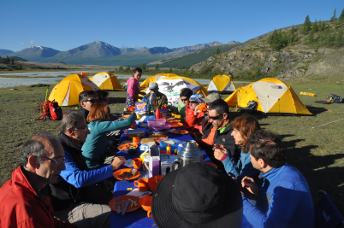 altai_peaks_ger_camp