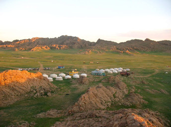 baga_gazriin_chuluu_around_camp_image