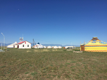 UVS_NUUR_tourist_camp