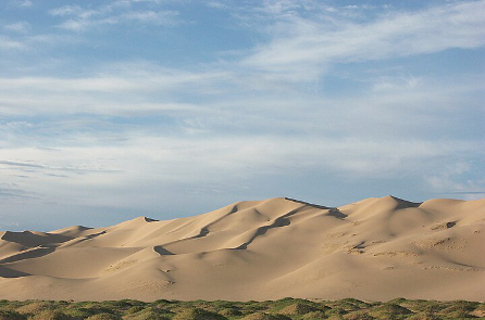 umnu-gobi-desert-Khongoryn_Els_sand_dunes