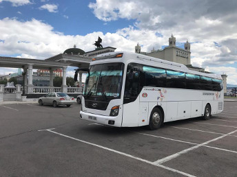 RENT_BUS_MONGOLIA_DRIVER_BOLDBAATAR3