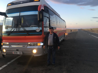 RENT_BUS_MONGOLIA_DRIVER_BOLDBAATAR6