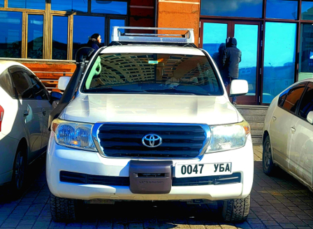 RENTAL_CAR_land_cruiser-200