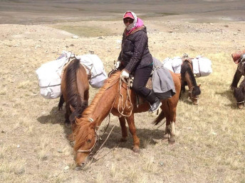 travel_western_mongolia_rental_japanese_jeep