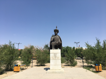 GOBI_DESERT_Dulduityn_Danzanravjaa_MONUMENT1