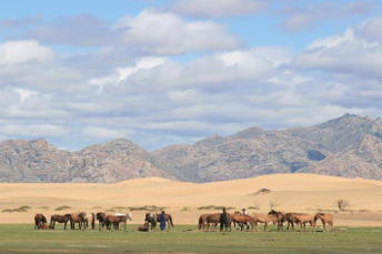HORSERIDINGTRAILSINMONGOLIA