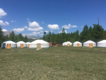 KHUVSGUL-MON-TRAVEL-dalai-TOURIST-CAMP