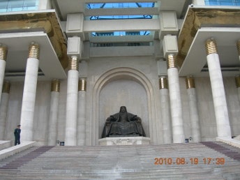 chinggiss_khaan_central_ulaanbaatar_mongolia3