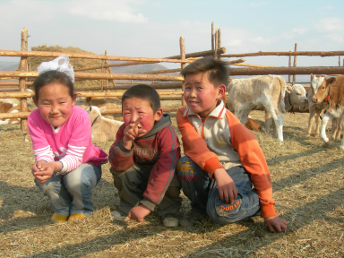 nomadic_family_children2