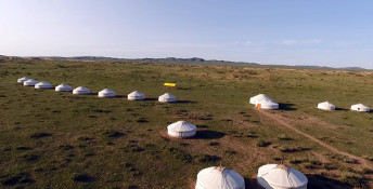 stay_arburd_sands_tourist_camp_in_mongolia