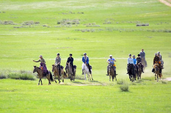 stay_arburd_sands_tourist_camp_in_mongolia